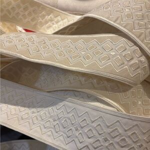 Samuel & Sons Reine Velvet Border Trim – 10 Yards, Ecru